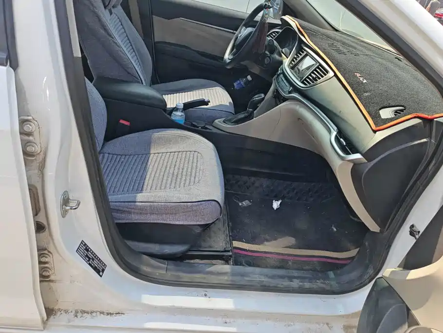 Buick Excelle — миниатюра 8