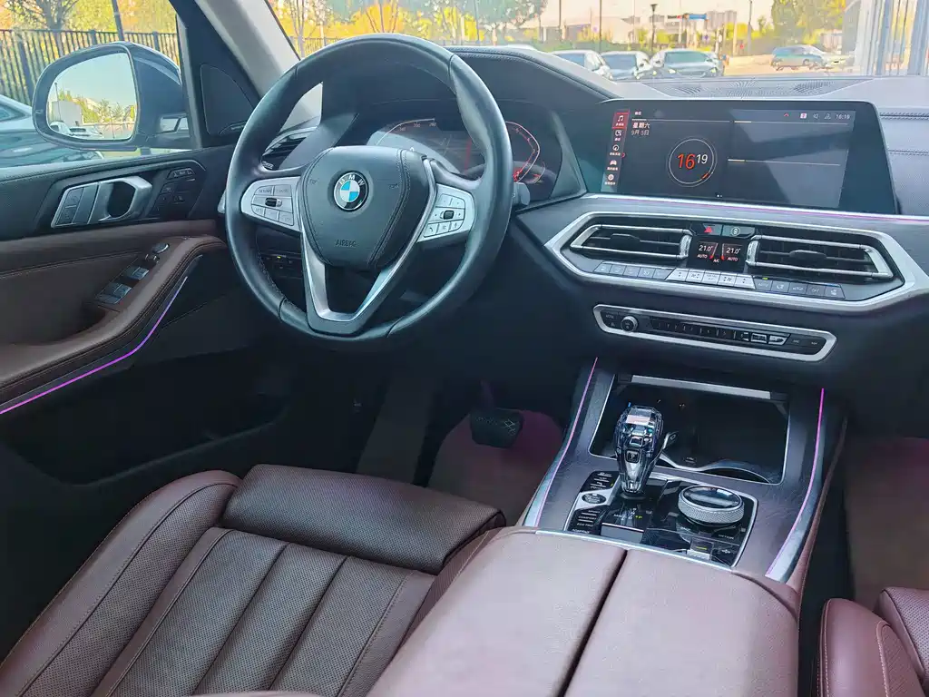 BMW X7 — миниатюра 23