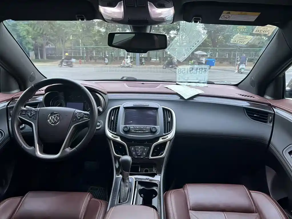 Buick LaCrosse — миниатюра 15