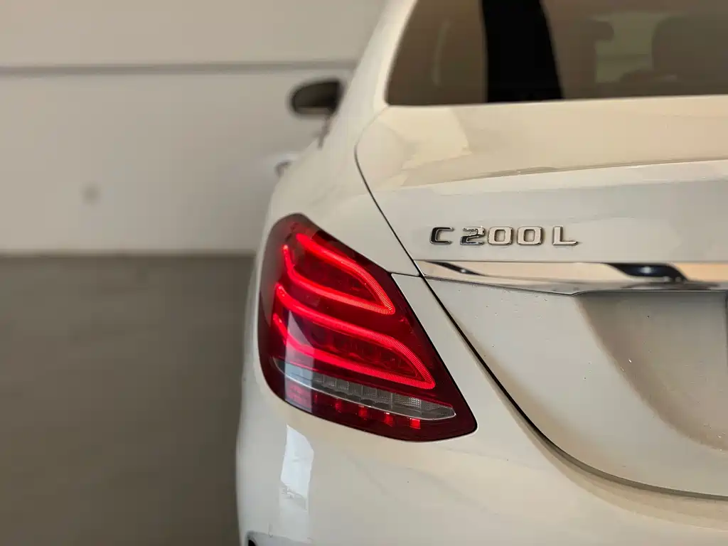 Mercedes-Benz C-Class — миниатюра 16