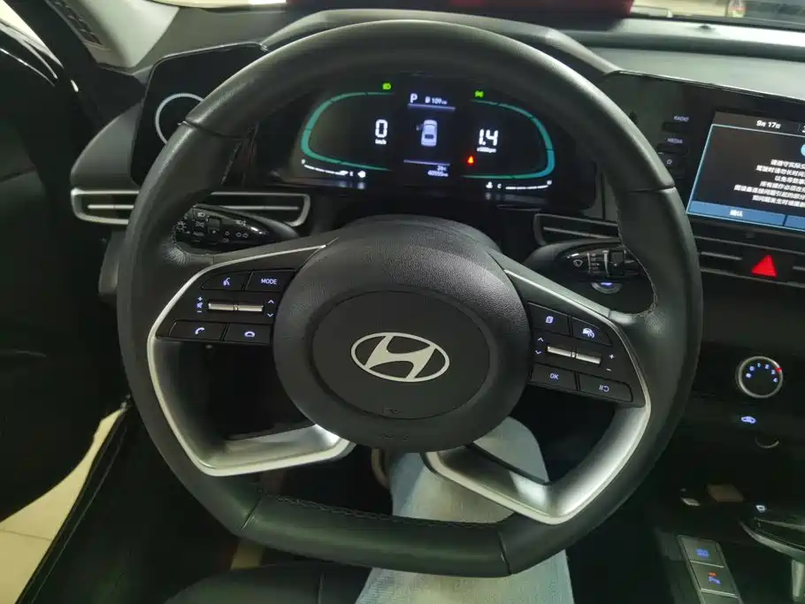 Hyundai Elantra — миниатюра 15