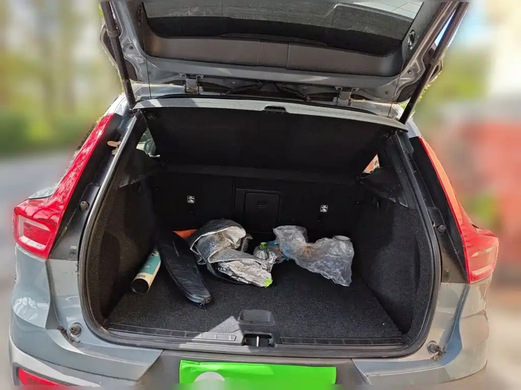 Volvo XC40 — миниатюра 10