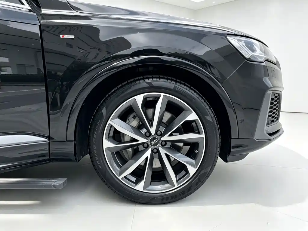 Audi Q7 — миниатюра 7