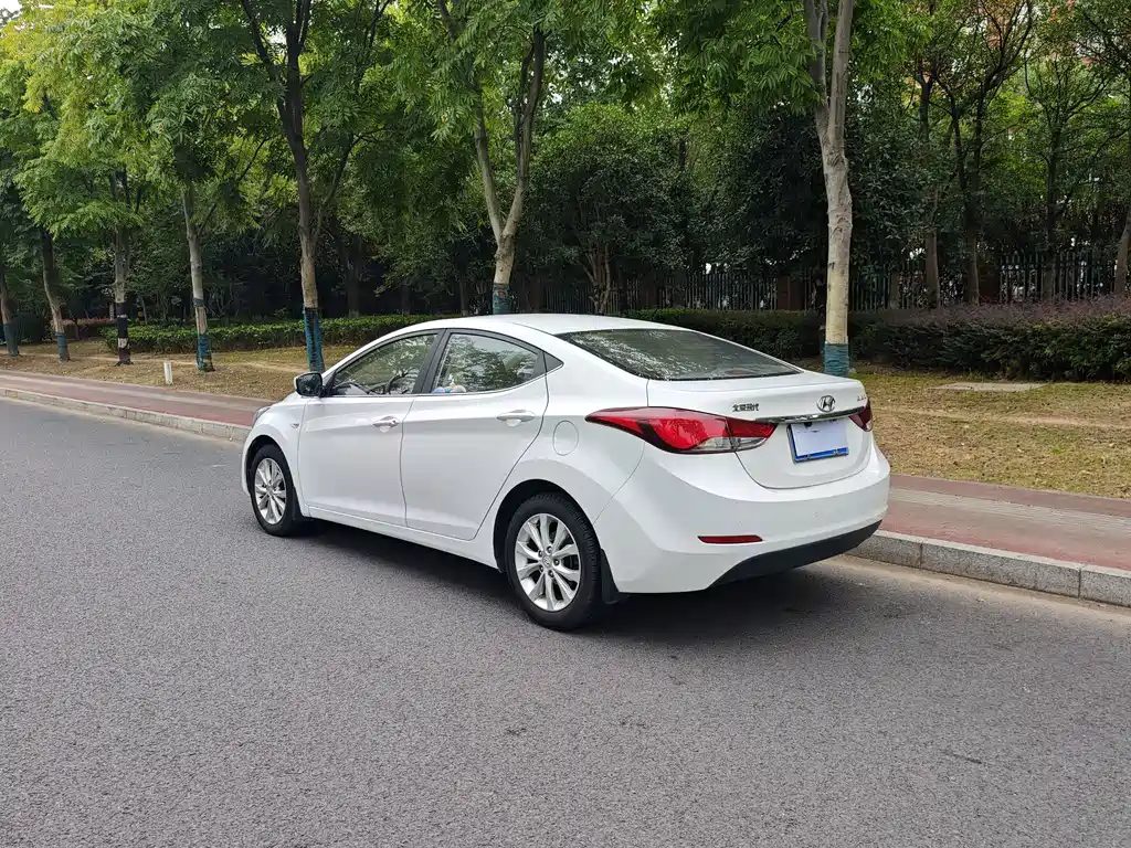 Hyundai Elantra Langdong — миниатюра 8