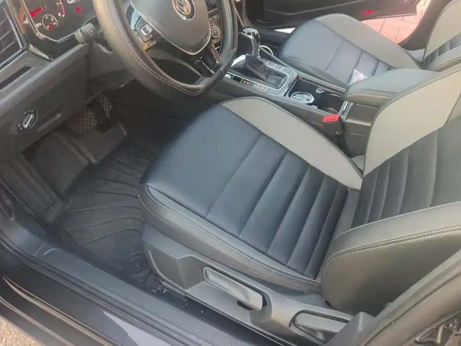 Volkswagen Sagitar — миниатюра 9