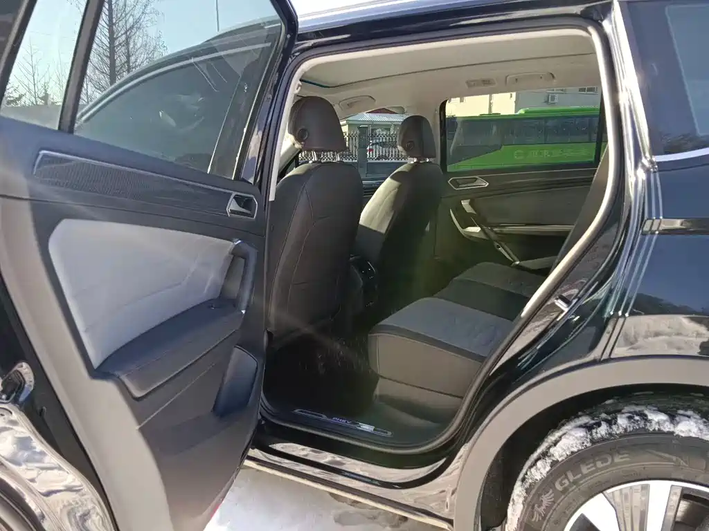 VOLKSWAGEN TIGUAN L NEW ENERGY