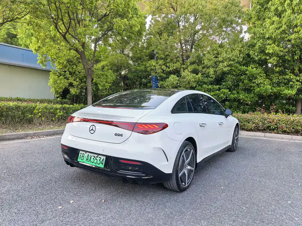 Mercedes-Benz EQE 2022 350