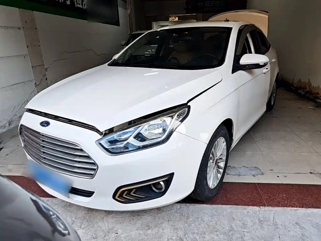 Купить Ford Escort