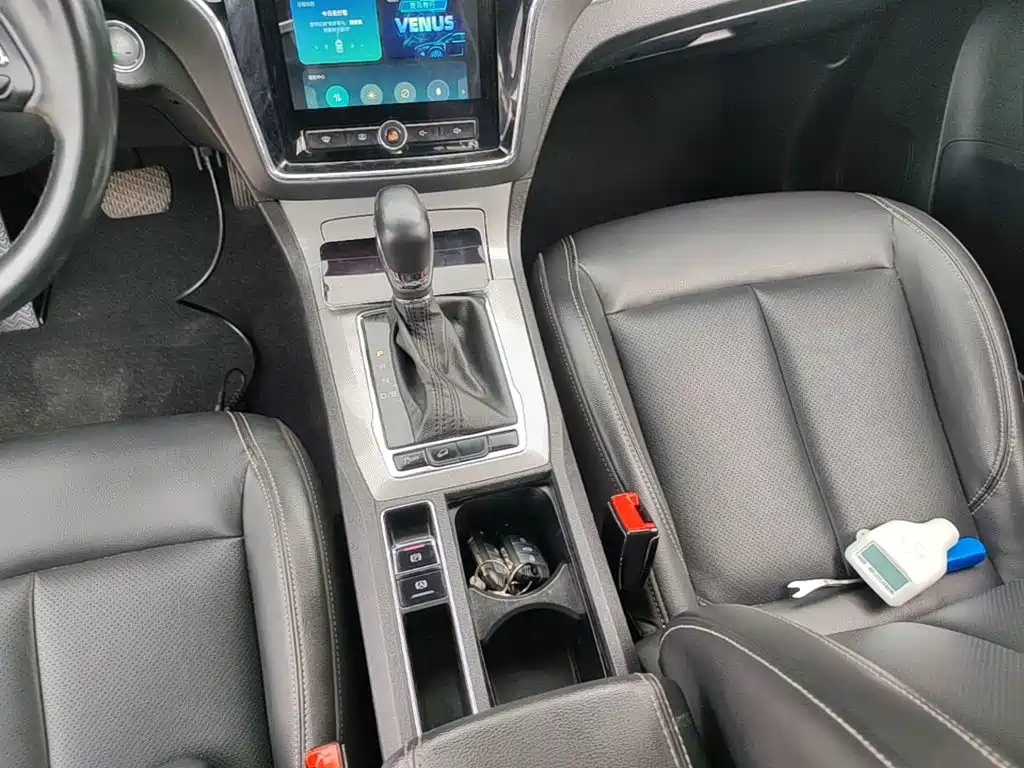 Roewe RX5 — миниатюра 14