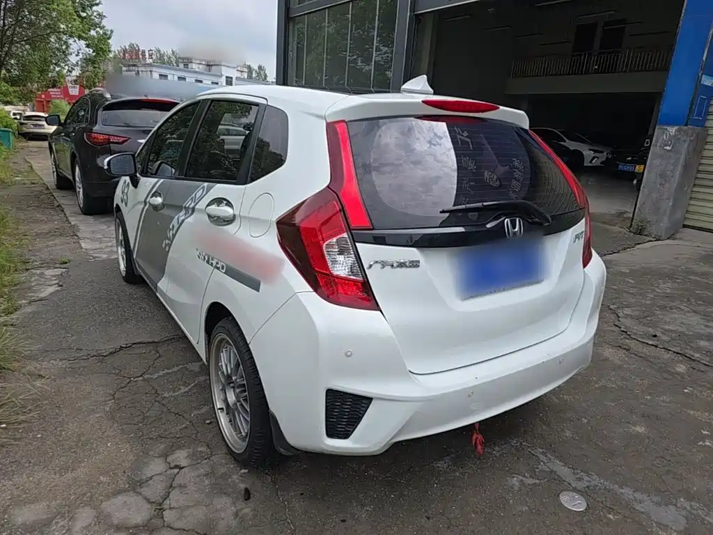 Honda Fit — миниатюра 5