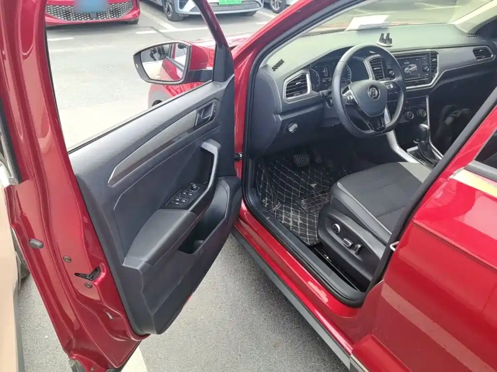 Volkswagen T-Roc — миниатюра 16