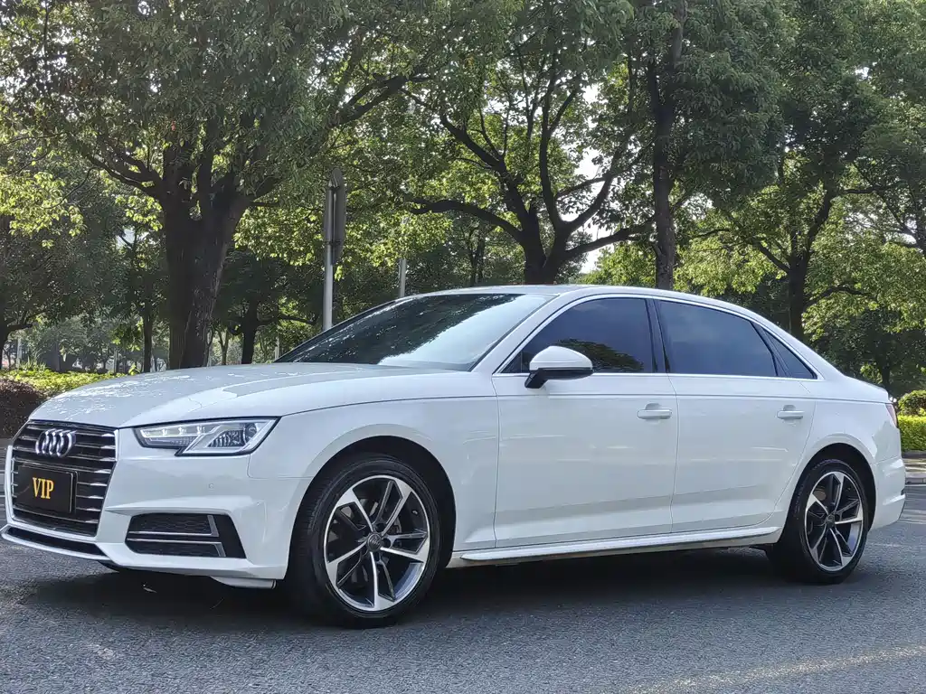 Купить Audi A4L