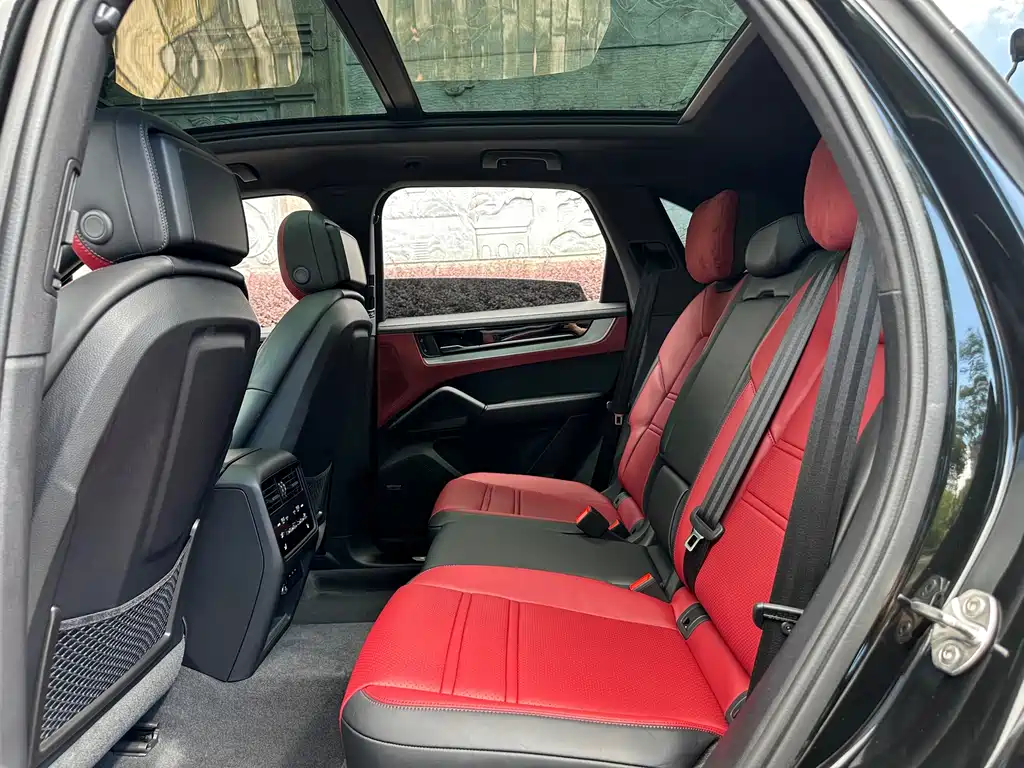 Porsche Cayenne — миниатюра 11