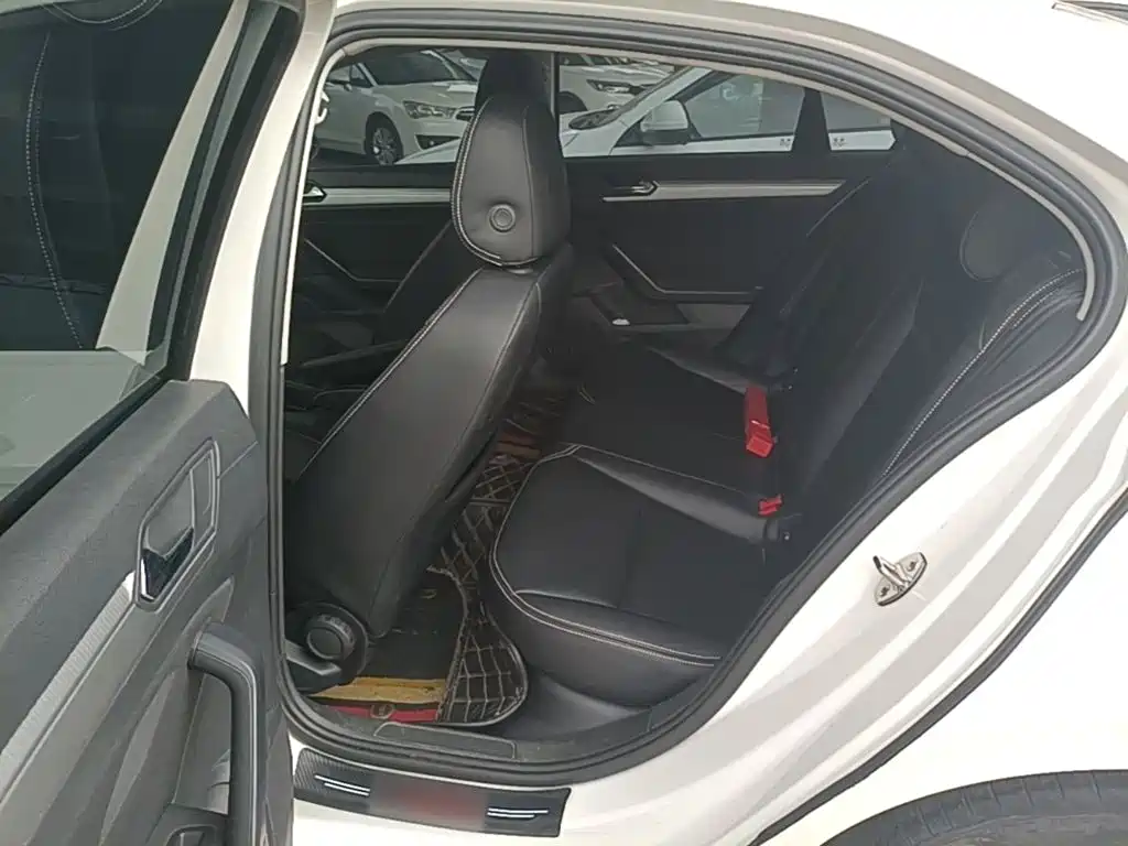 Volkswagen Lamando — миниатюра 17