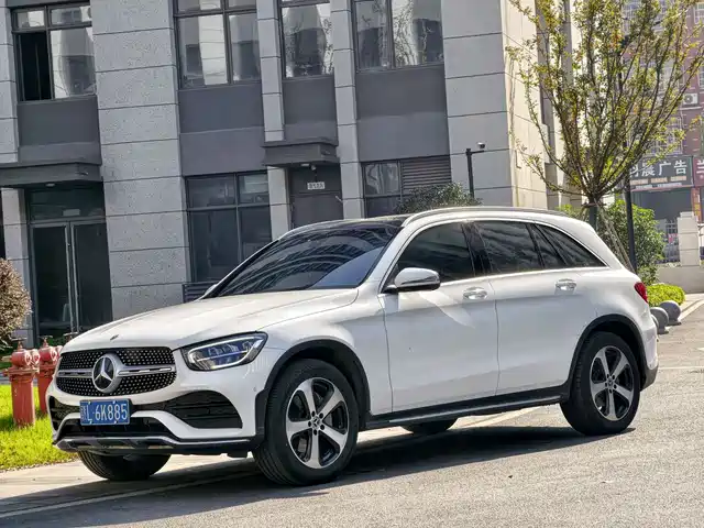 MERCEDES-BENZ GLC