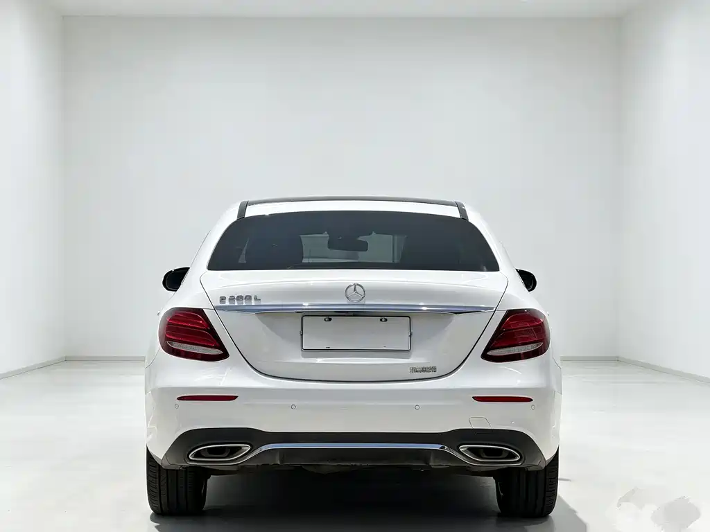 Mercedes-Benz E-Class — миниатюра 2