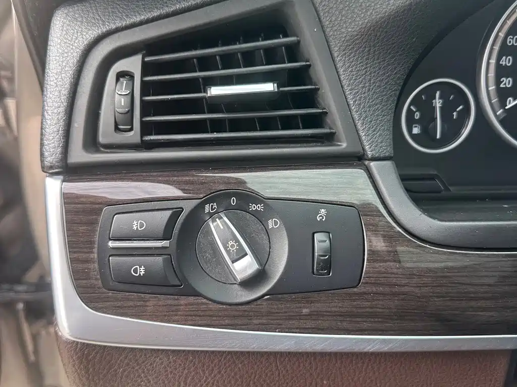 BMW 5 Series — миниатюра 18