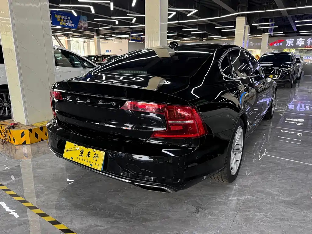 Volvo S90 — миниатюра 8