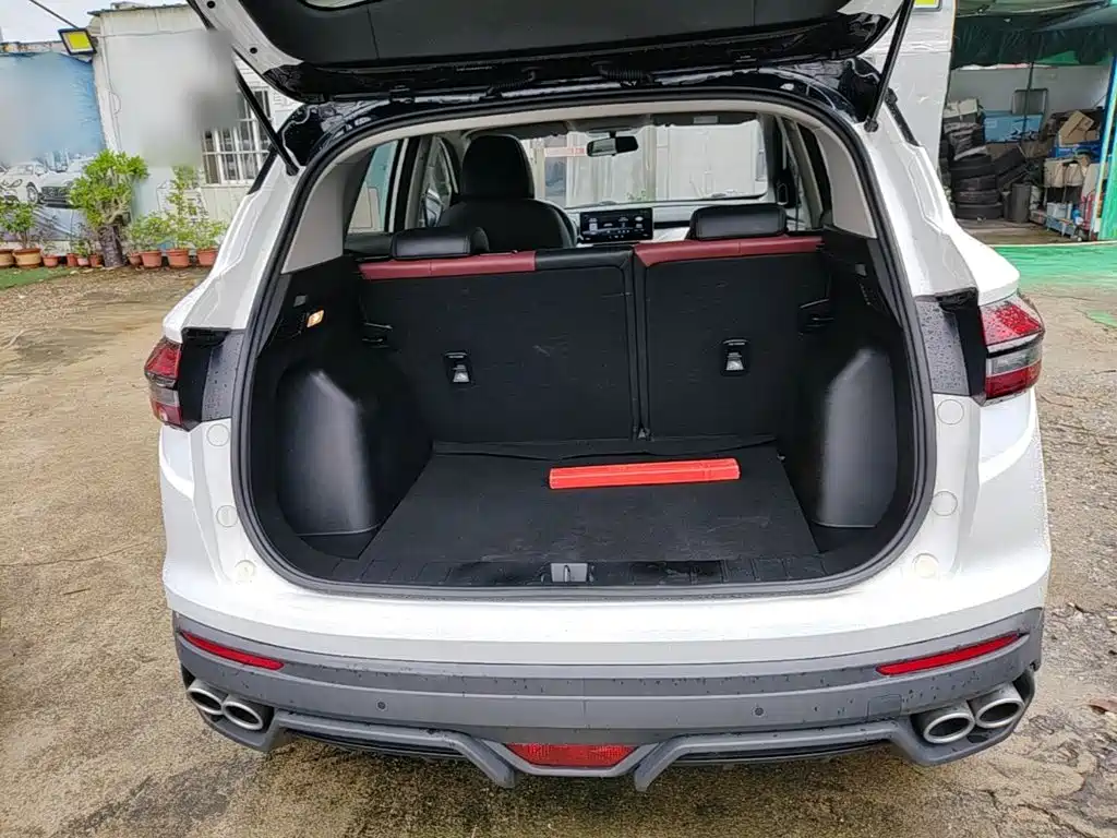 Geely Binyue — миниатюра 19