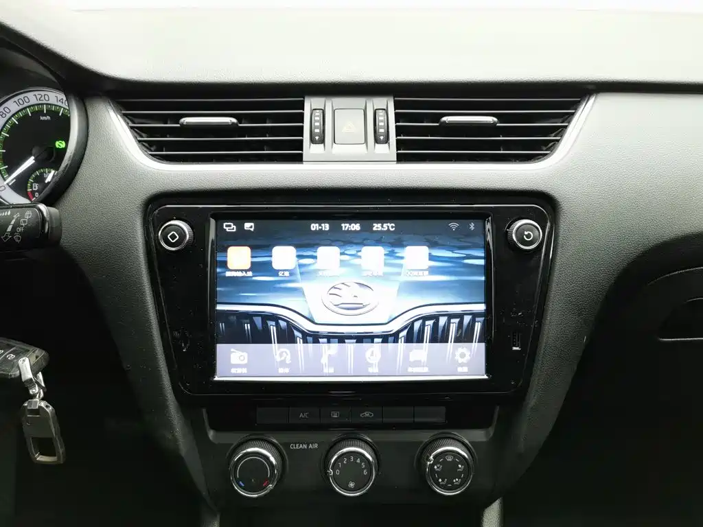 Skoda Octavia — миниатюра 12