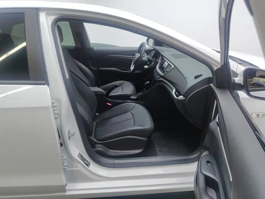 Buick Excelle — миниатюра 8