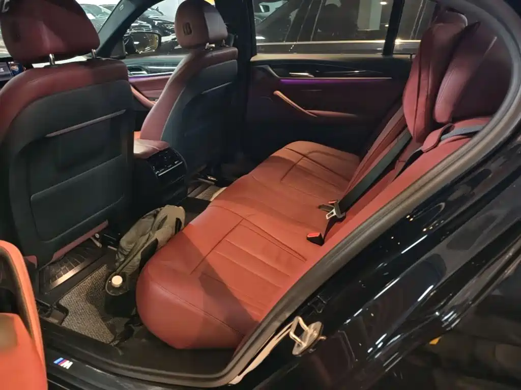 BMW 5 Series — миниатюра 17
