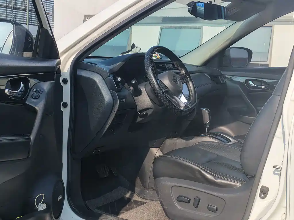 Nissan X-Trail — миниатюра 4