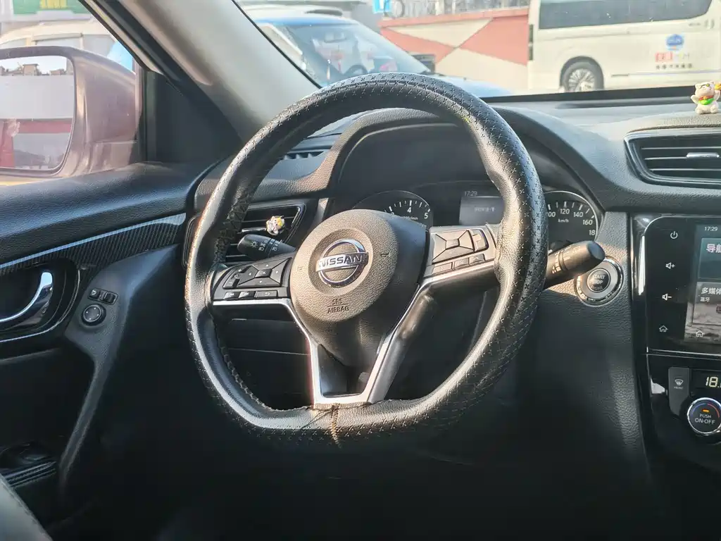 Nissan X-Trail — миниатюра 14