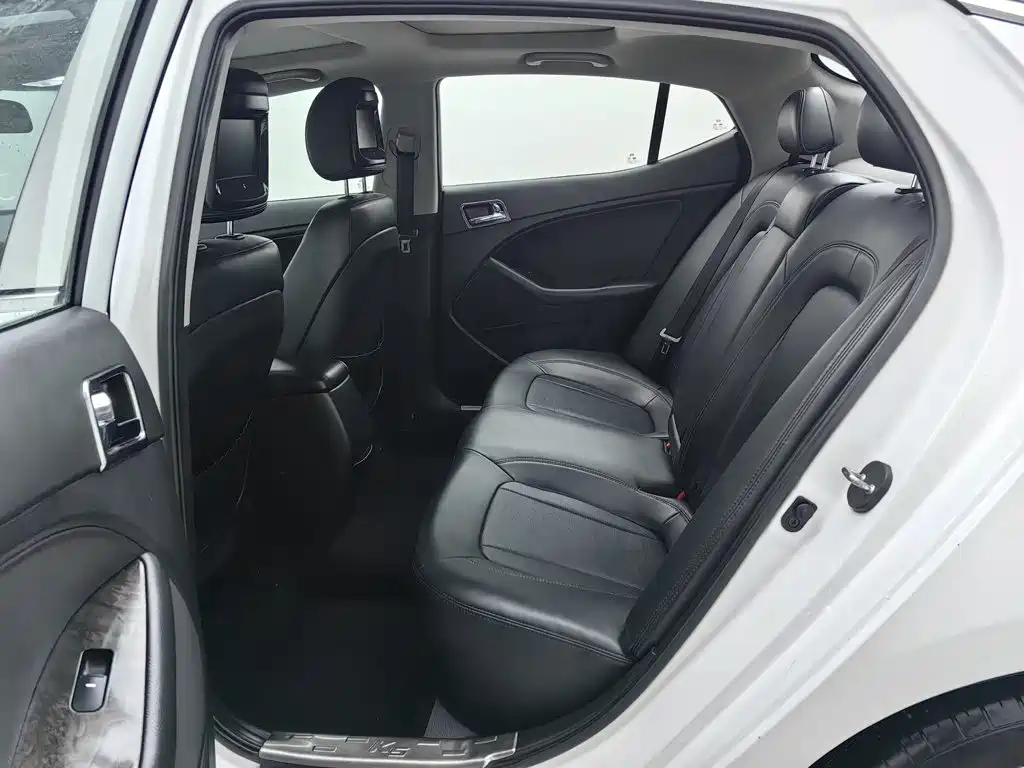 Kia K5 — миниатюра 15