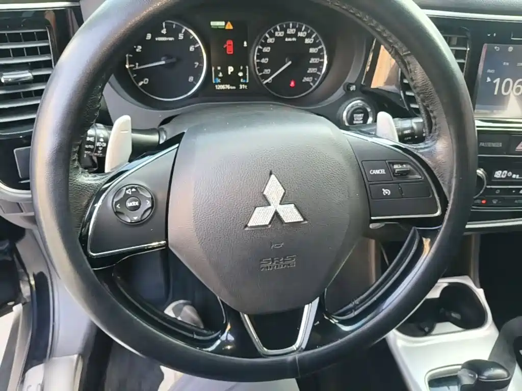 Mitsubishi Outlander (Import) — миниатюра 11