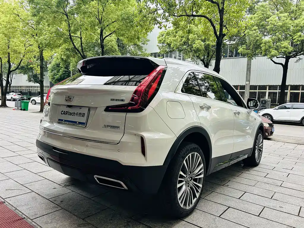 Cadillac XT4 2024 28T Luxury