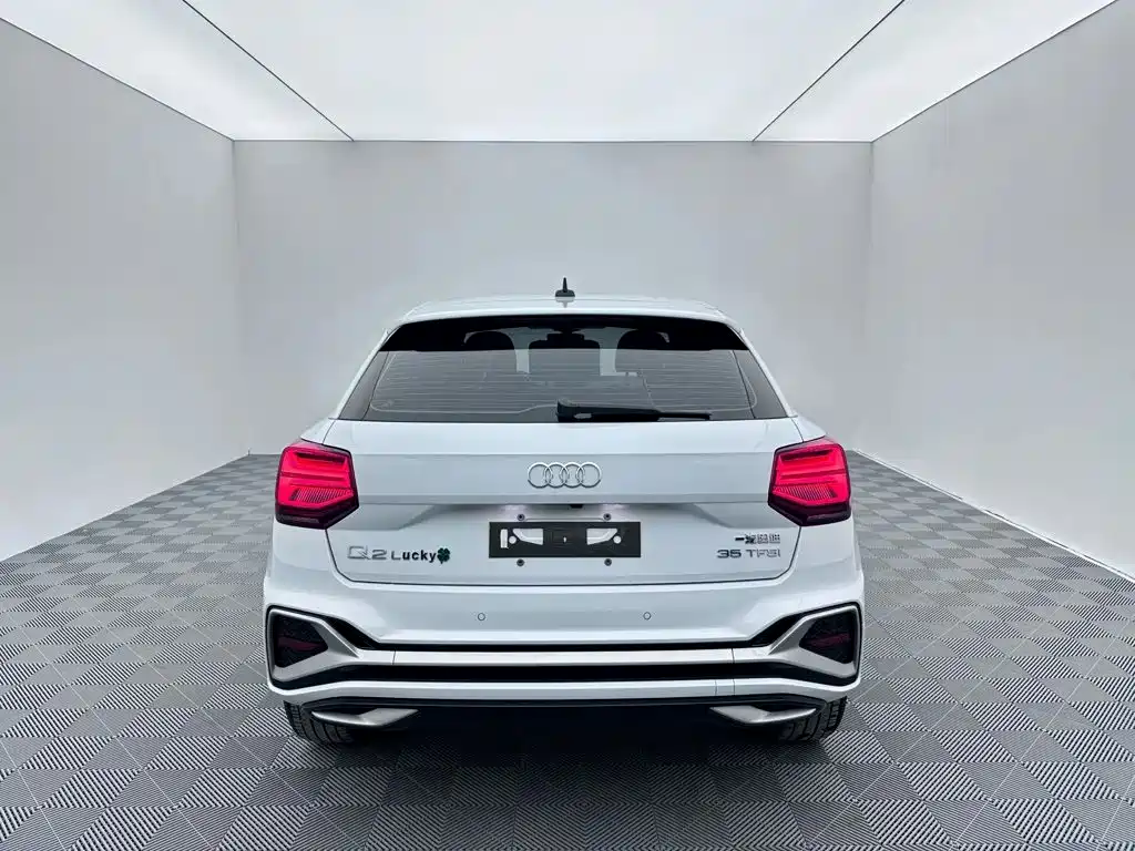 Audi Q2L — миниатюра 5