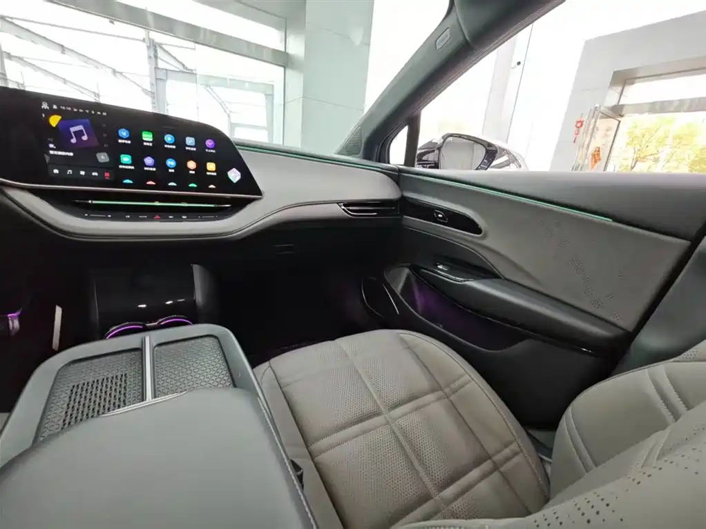 Hongqi EH7 2024 690 Pro