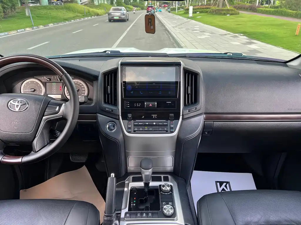 Toyota Land Cruiser — миниатюра 5