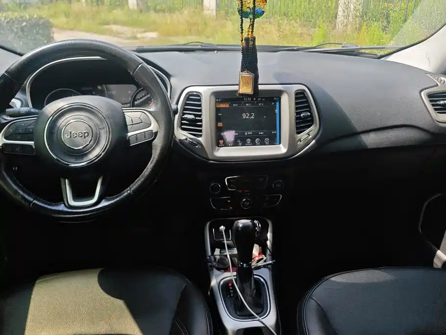 Jeep Compass — миниатюра 12