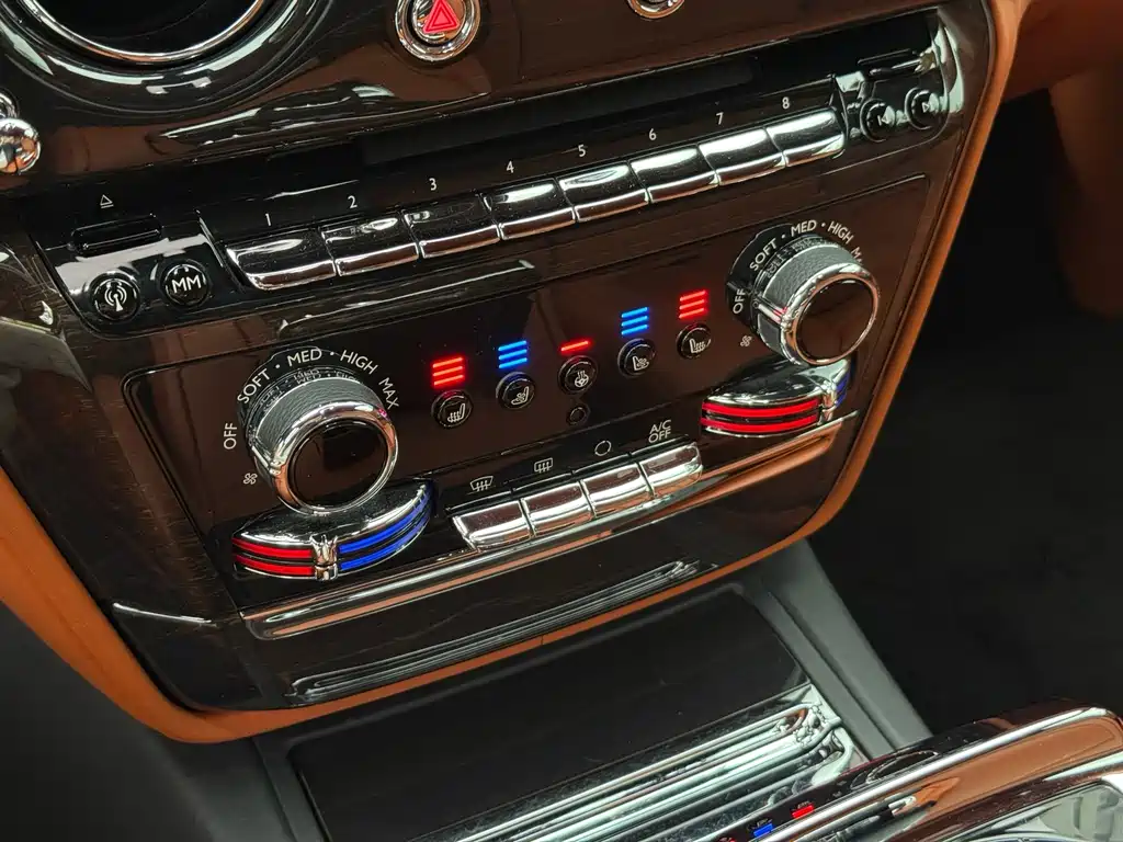 Rolls-Royce Phantom — миниатюра 9