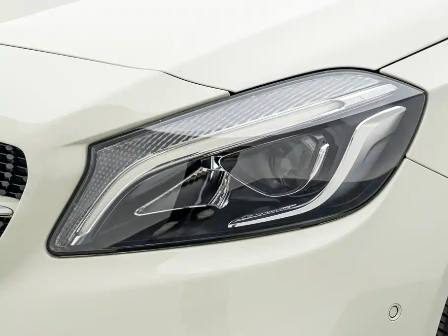 Mercedes-Benz A-Class (Import) — миниатюра 18