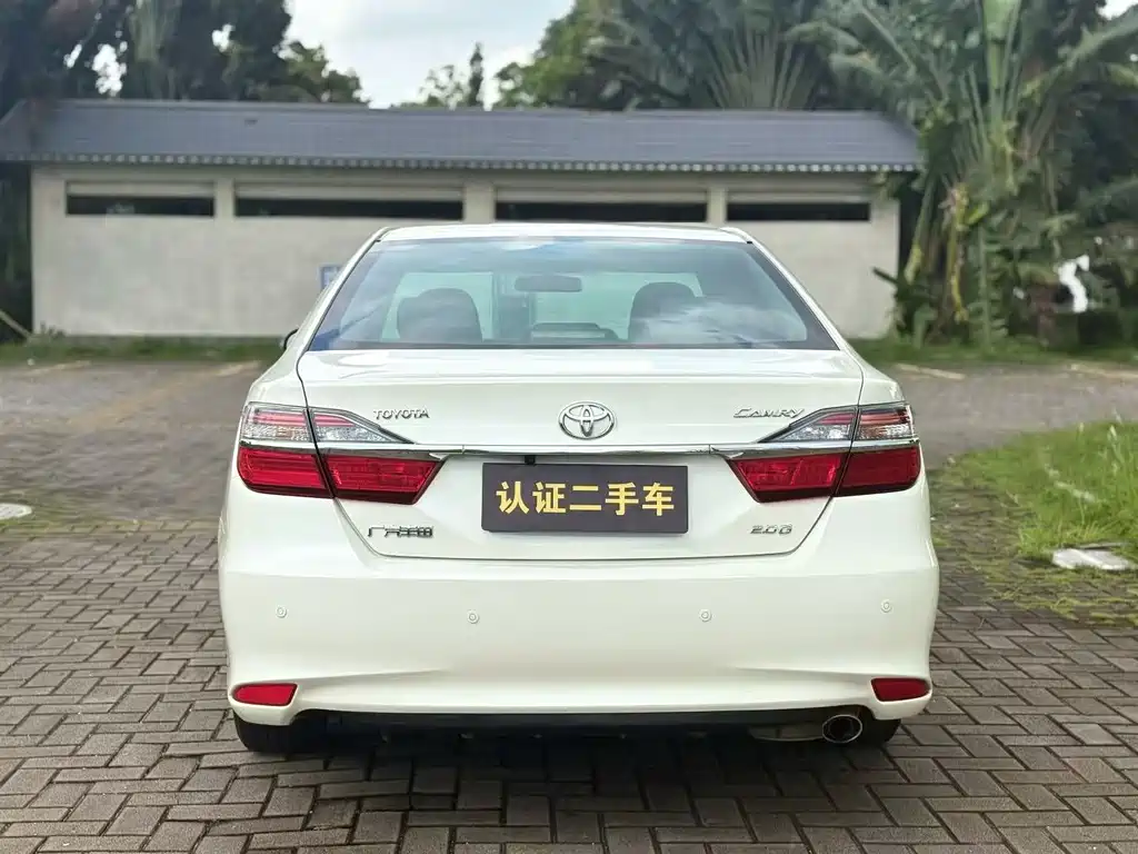 Toyota Camry — миниатюра 8