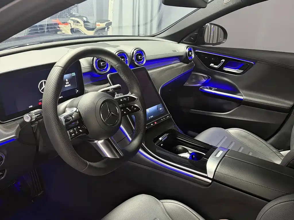 Mercedes-Benz C-Class — миниатюра 11
