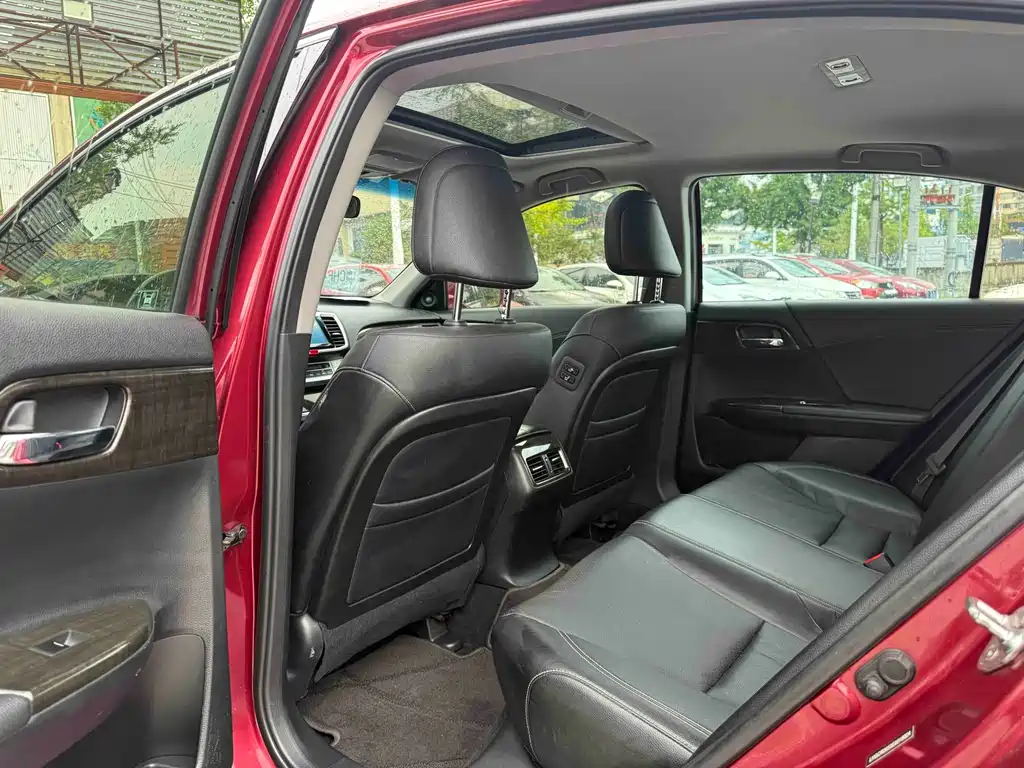 Honda Accord — миниатюра 6