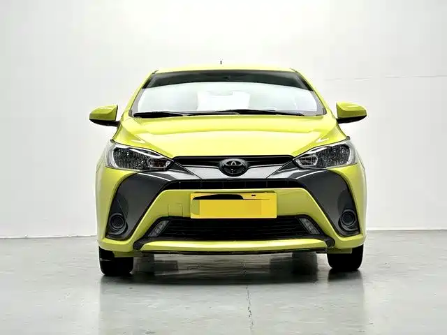 Toyota Yaris L — миниатюра 2