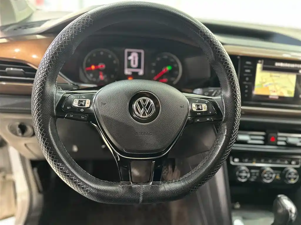 VOLKSWAGEN TUYUE