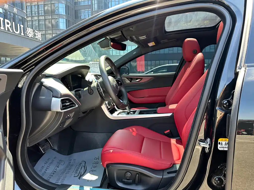 Jaguar XEL — миниатюра 8