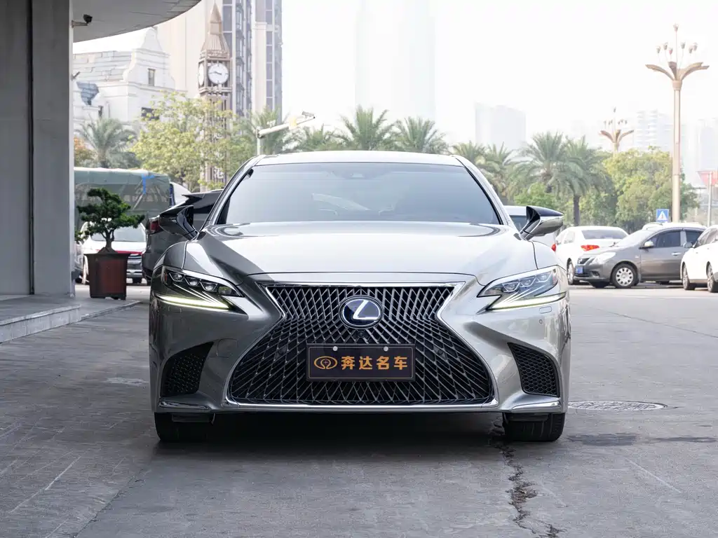LEXUS LS