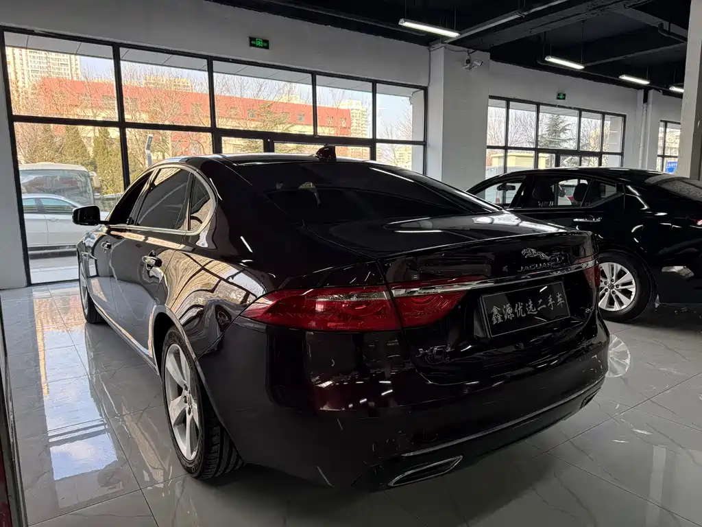 Jaguar XFL — миниатюра 7