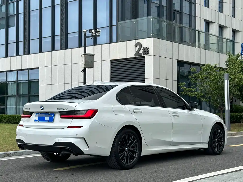 BMW 3 Series — миниатюра 32