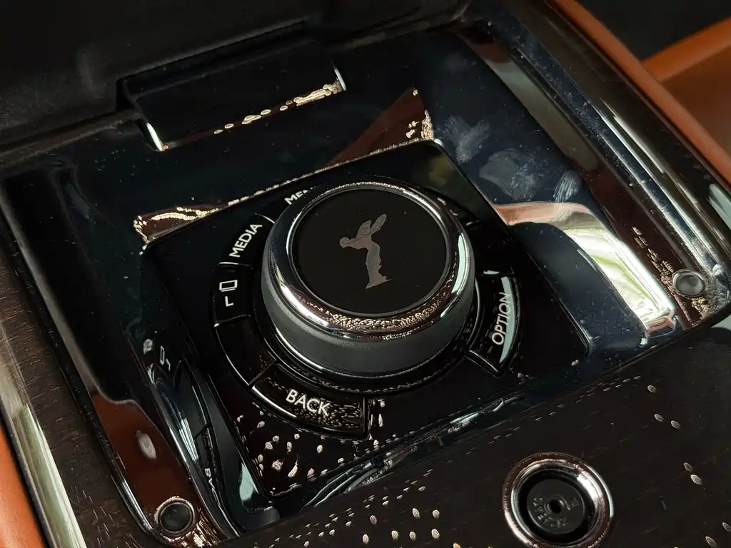 Rolls-Royce Phantom — миниатюра 18
