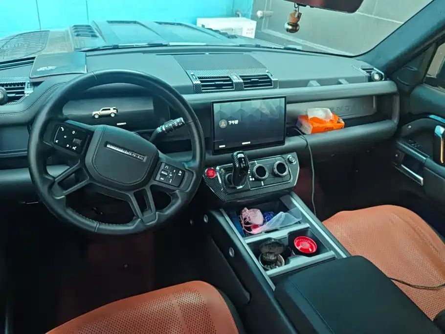 Land Rover Defender — миниатюра 12