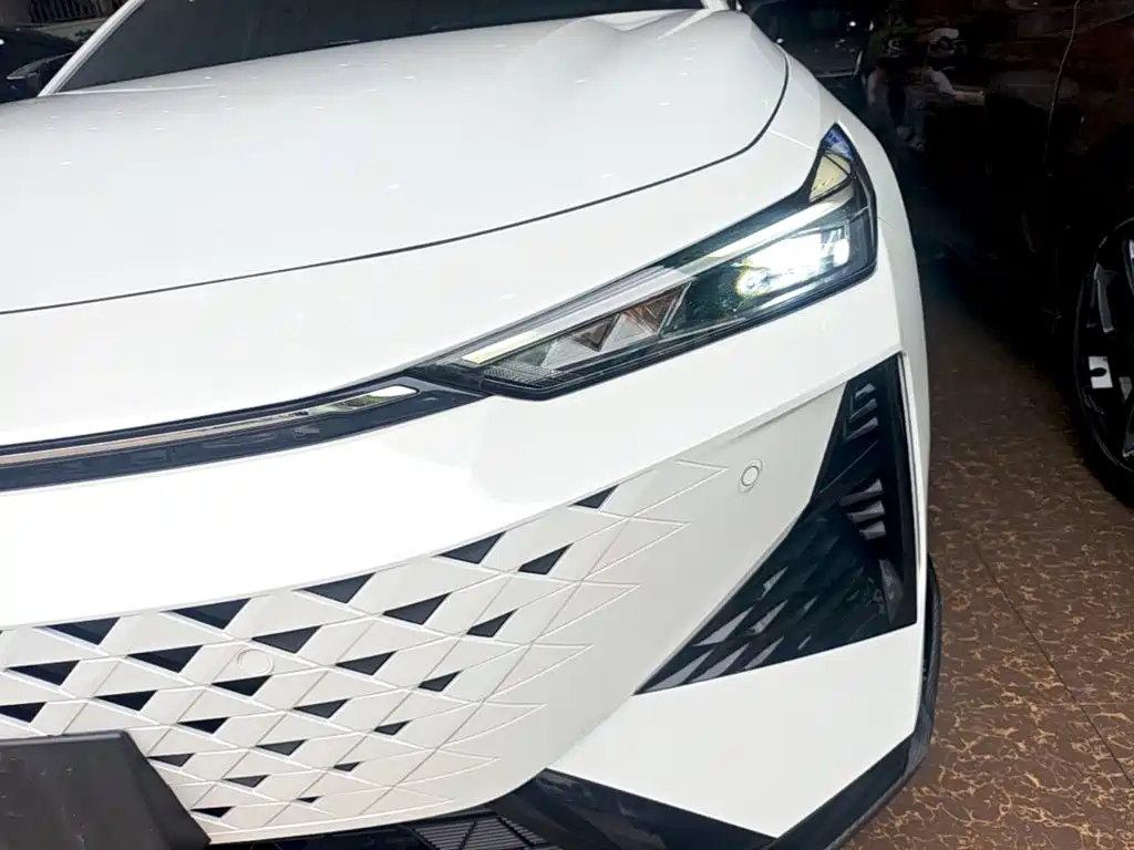 Changan UNI-V — миниатюра 24