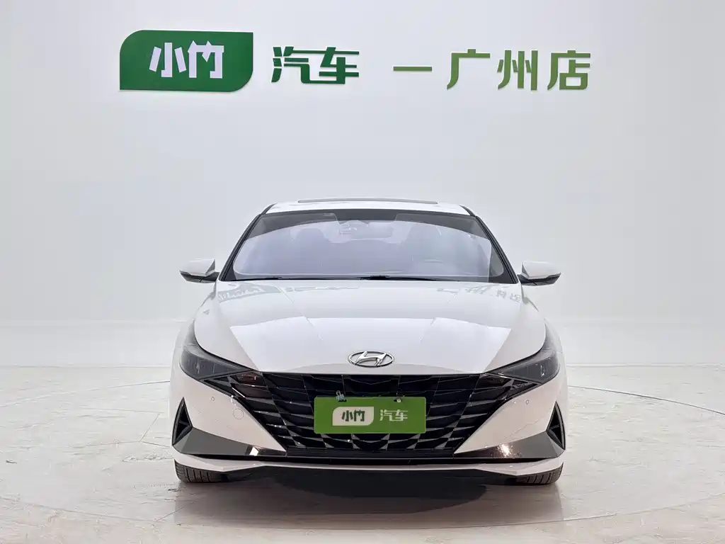 Hyundai Elantra 2022 1.5L CVT LUX Luxury